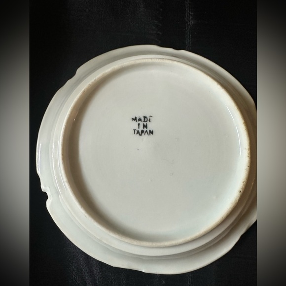 Vintage Nippon Creamer w/Saucer - Picture 10 of 12